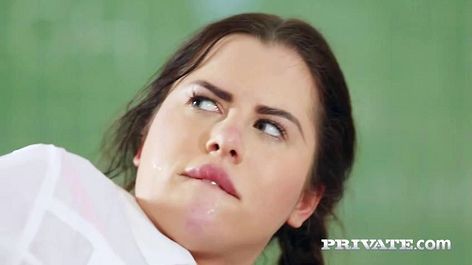 Студентка закрыла пересдачу нежным сексом с преподом